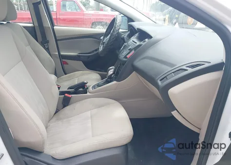 2016 Ford Focus Se z USA, uszkodzony, nr VIN 1FADP3K22GL213513